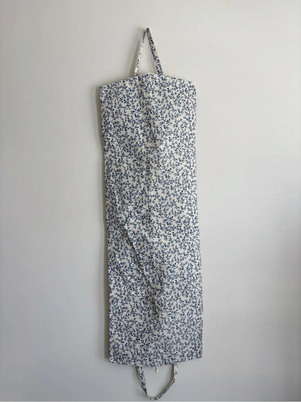 Agua by Agua Bendita Botanical Floral Garment Bag